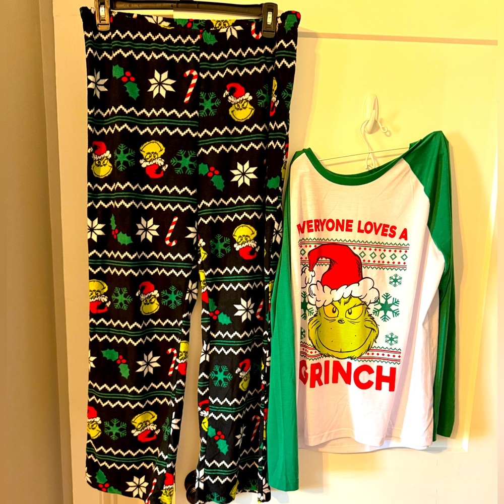 Grinch Women's Holiday Pajama Set - Green/Black